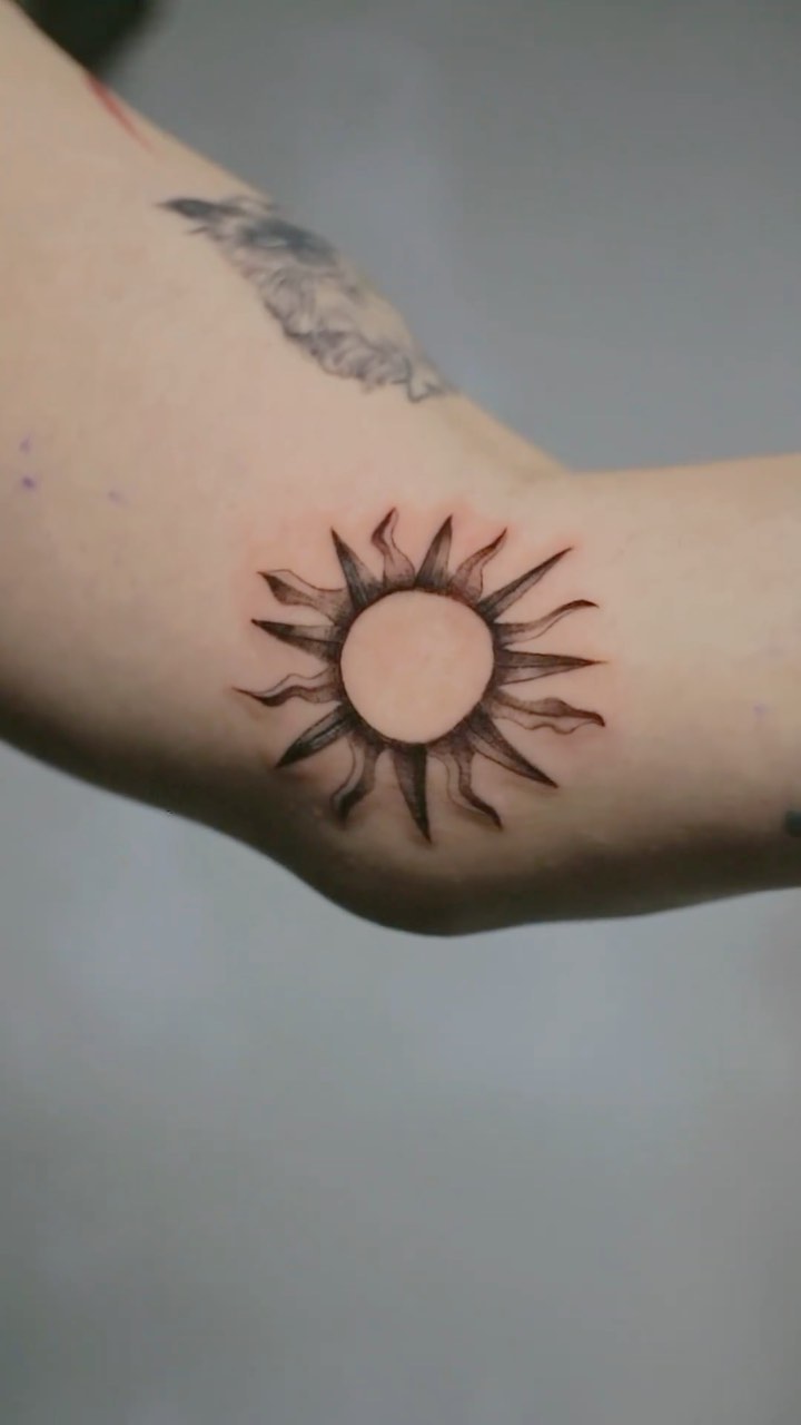 Heliophilia, tattoo by Solana